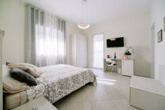 B & B - Klodian