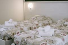 B & B - Klodian